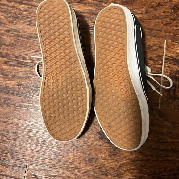 Women’s Black Vans 9.5 - Picture 2 of 3